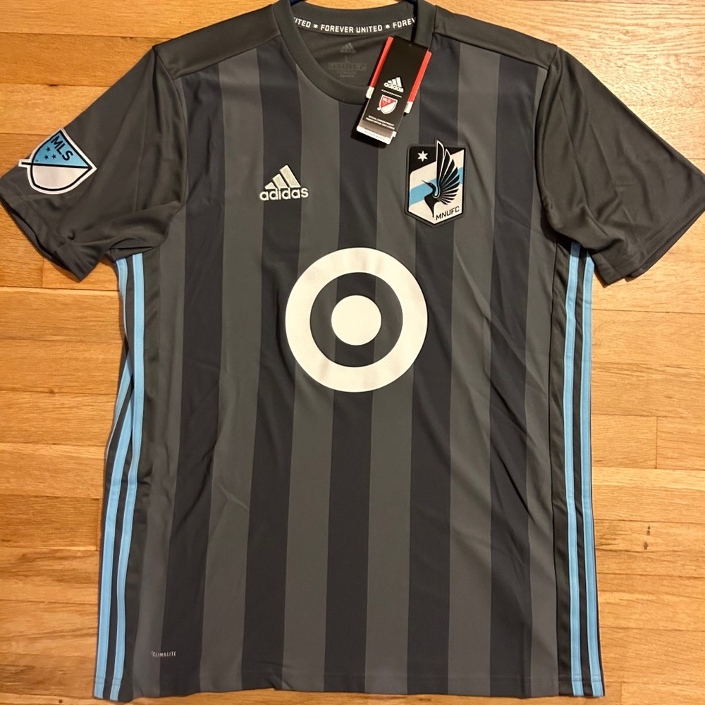 Minnesota United soccer jersey (Large)